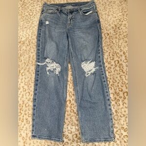 Women’s Size 6 Old Navy Light Blue Distressed Boyfriend Jeans